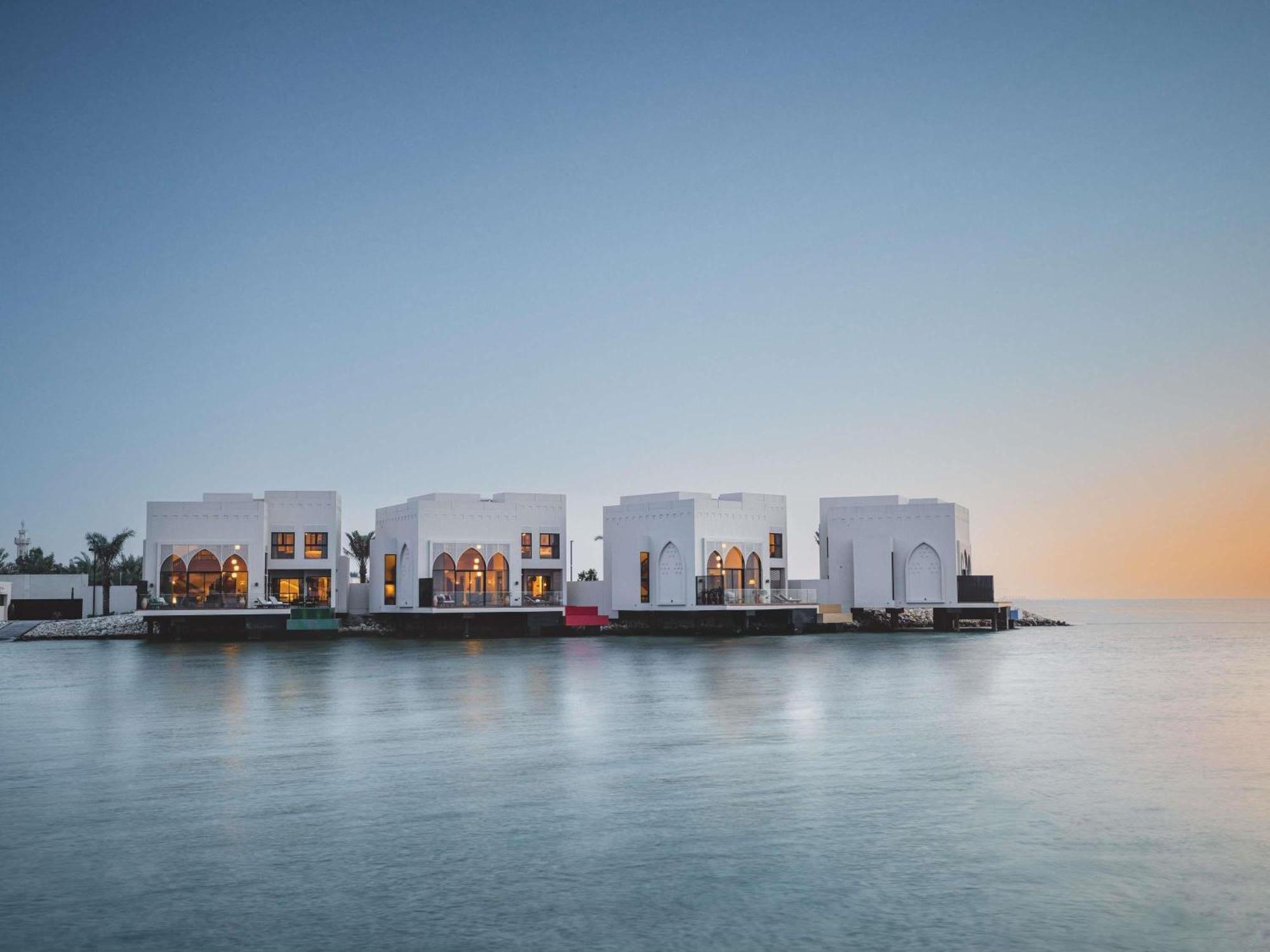 Family water villa exclusive infinity swimming pool